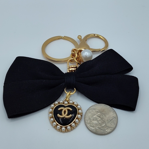 CHANEL Black Pearl Authentic Upcycled Heart Charm Bow Bag Charm Keychain - Picture 4 of 6